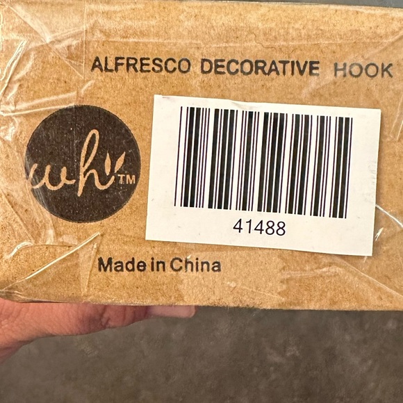 SLAH/WH Alfresco Hooks NEW Handpainted Design by Gail Pittman 3 sets of 2. - Picture 5 of 5